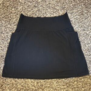Athleta Salutation Stash Pocket 16.5” Skort Black Size Small